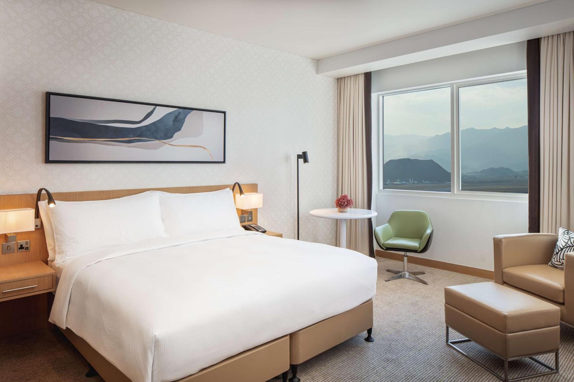 Doubletree By Hilton Fujairah City Dış mekan fotoğraf Deluxe Room