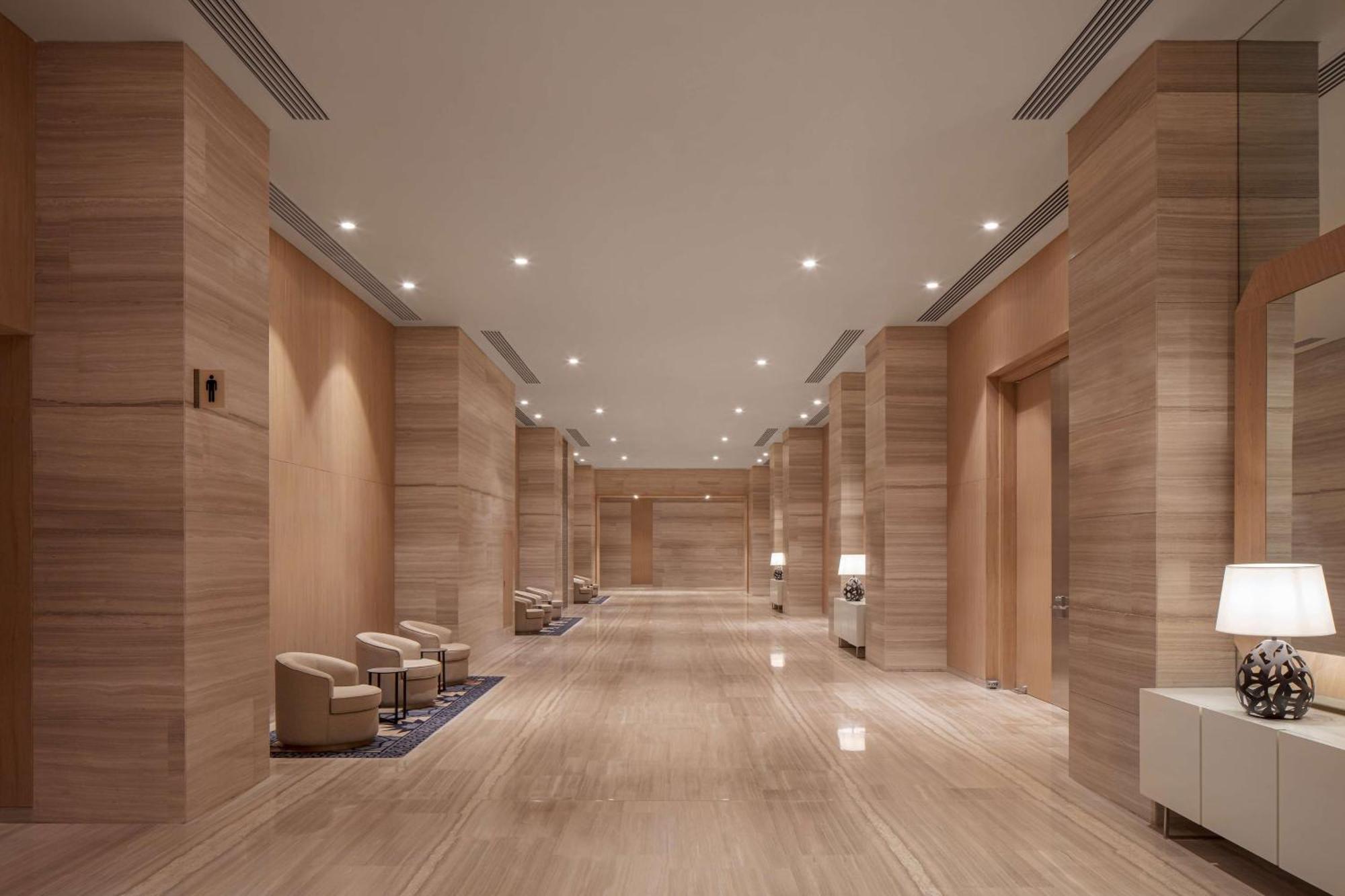 Doubletree By Hilton Fujairah City Dış mekan fotoğraf The interior of the hotel